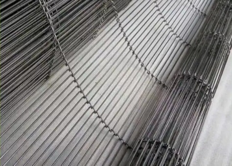 食品等級304のステンレス鋼の冷却のための平らな屈曲の金網のコンベヤー ベルト