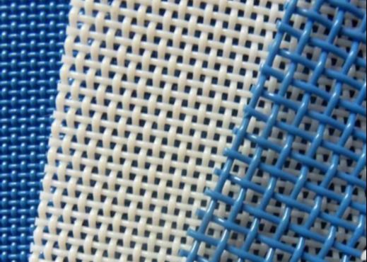 2mm 4mmの穴のサイズ ポリエステル網のコンベヤー ベルトの平織り