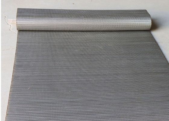 溶接された端Sus310は鋼鉄管のアニーリングのための織り方のコンベヤー ベルトのバランスをとった